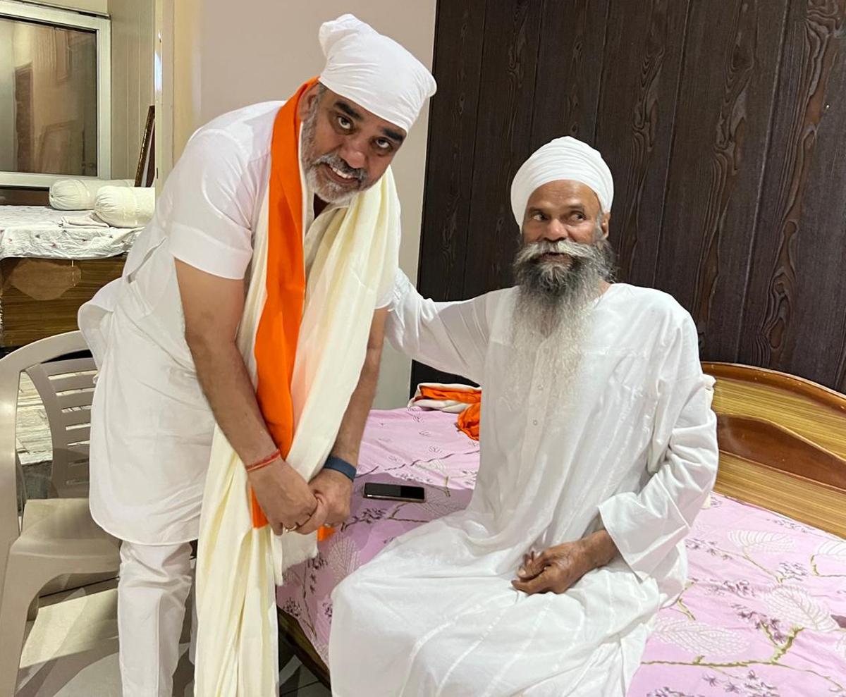 लोकसभा क्षेत्र पटियाला से शिरोमणि अकाली दल के उम्मीदवार एनके शर्मा ने गुरुद्वारा संत मंडल अंगीठा साहिब में मत्था टेका